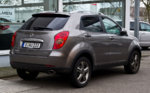 SsangYong_Korando_e-XDi_200_4WD_Sapphire_(V)_–_Heckansicht,_31__Dezember_2012,_Düsseldorf.jpg